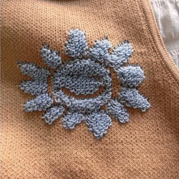 Trendyol Tan Sleeveless Sweater with Blue Collar Fun Design - Picture 2 of 11